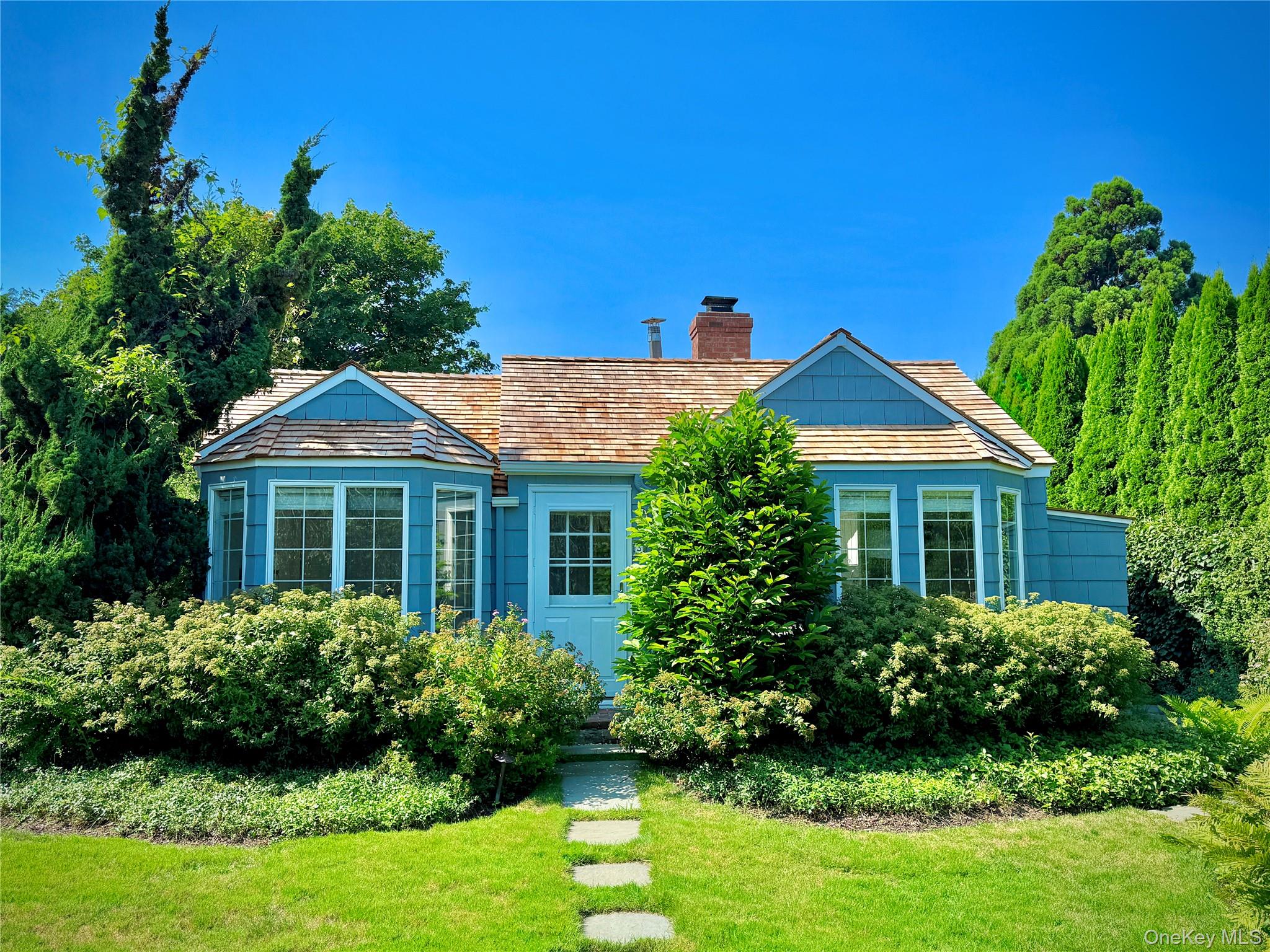 #1 photo, 92 Ocean Avenue, East Hampton , NY 11937