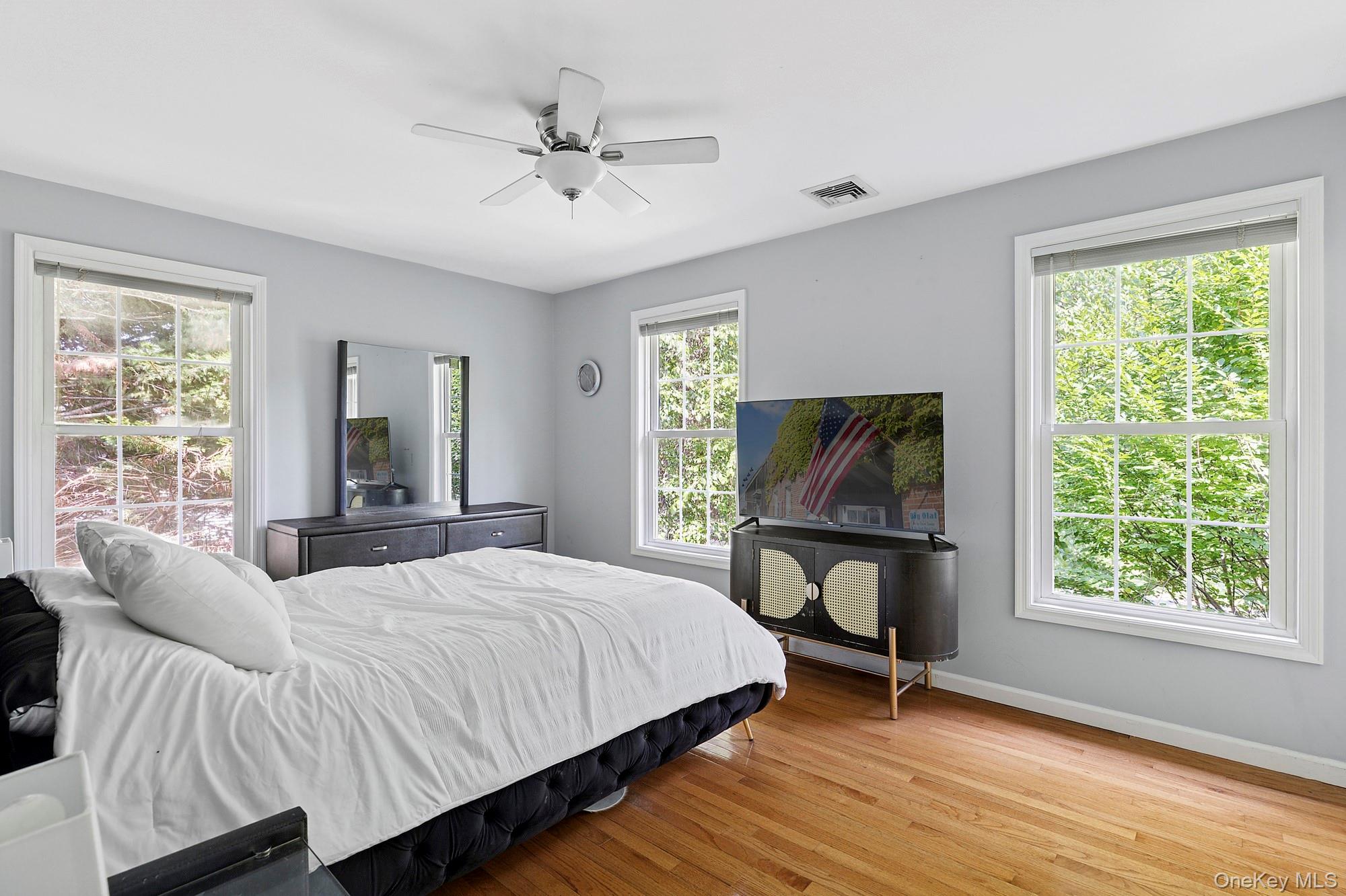 #12 photo, 80 Moriches Avenue, サフォーク郡 East Moriches , NY 11940