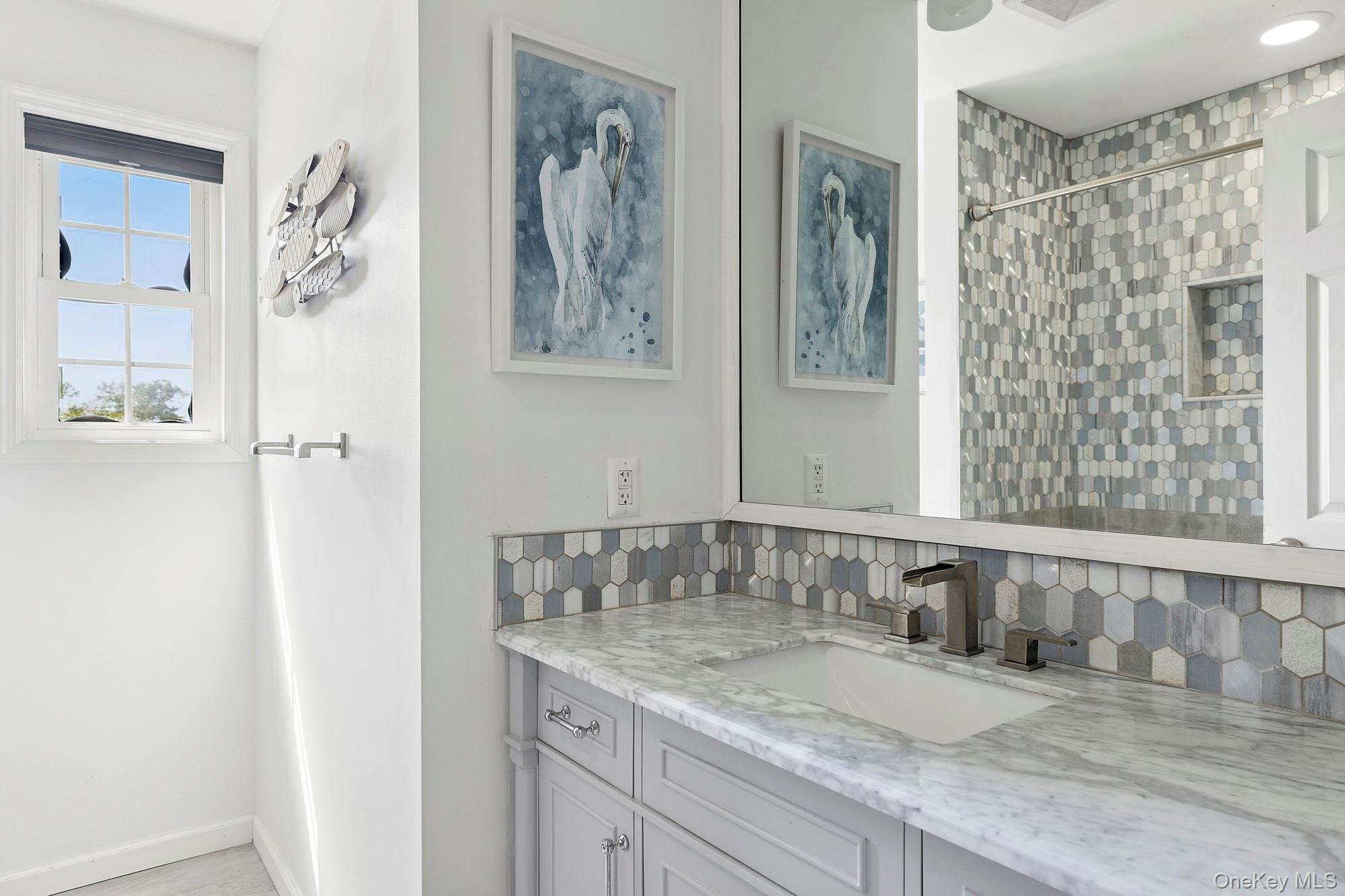 #13 photo, 80 Moriches Avenue, サフォーク郡 East Moriches , NY 11940