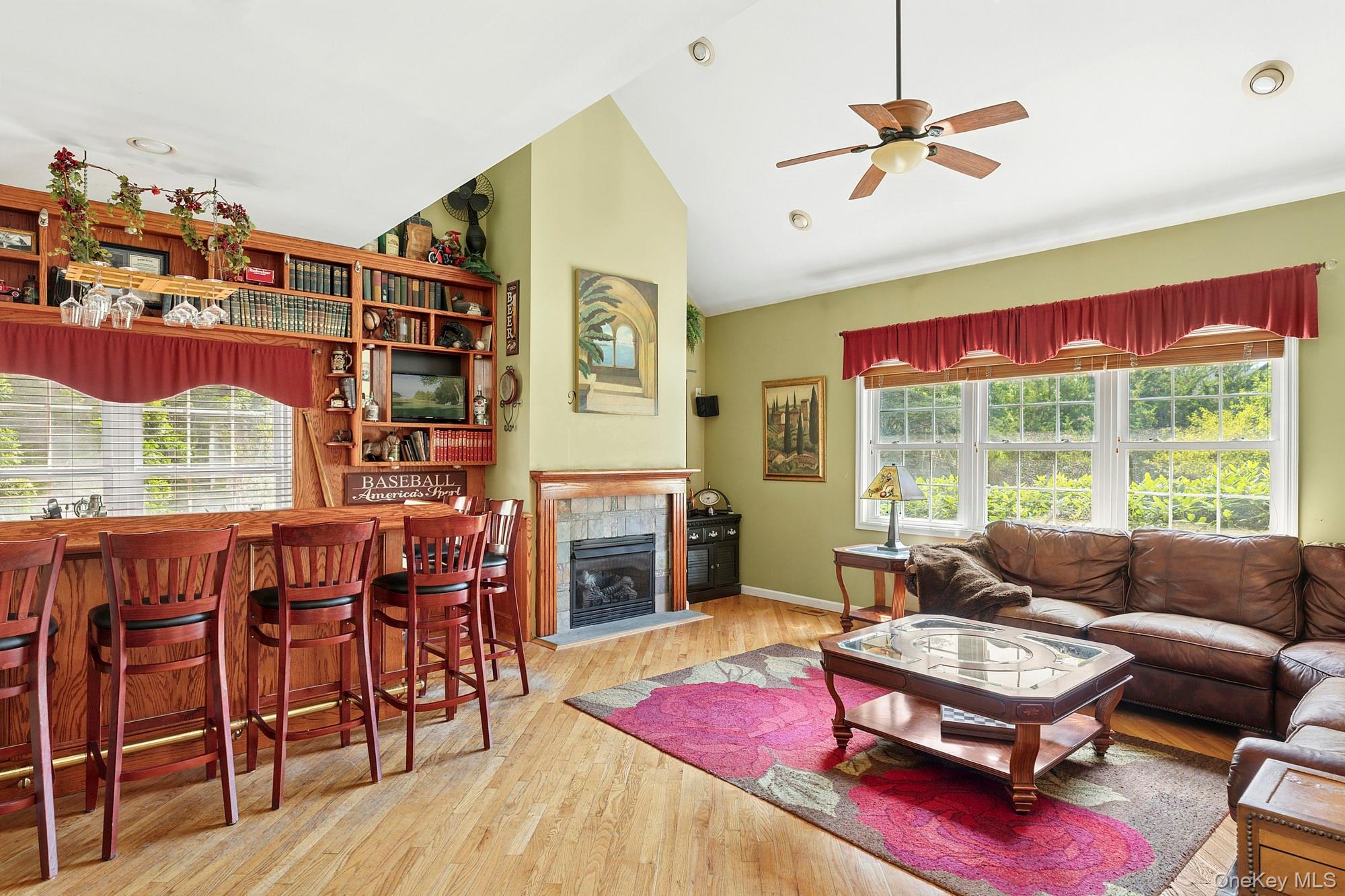 #4 photo, 80 Moriches Avenue, サフォーク郡 East Moriches , NY 11940