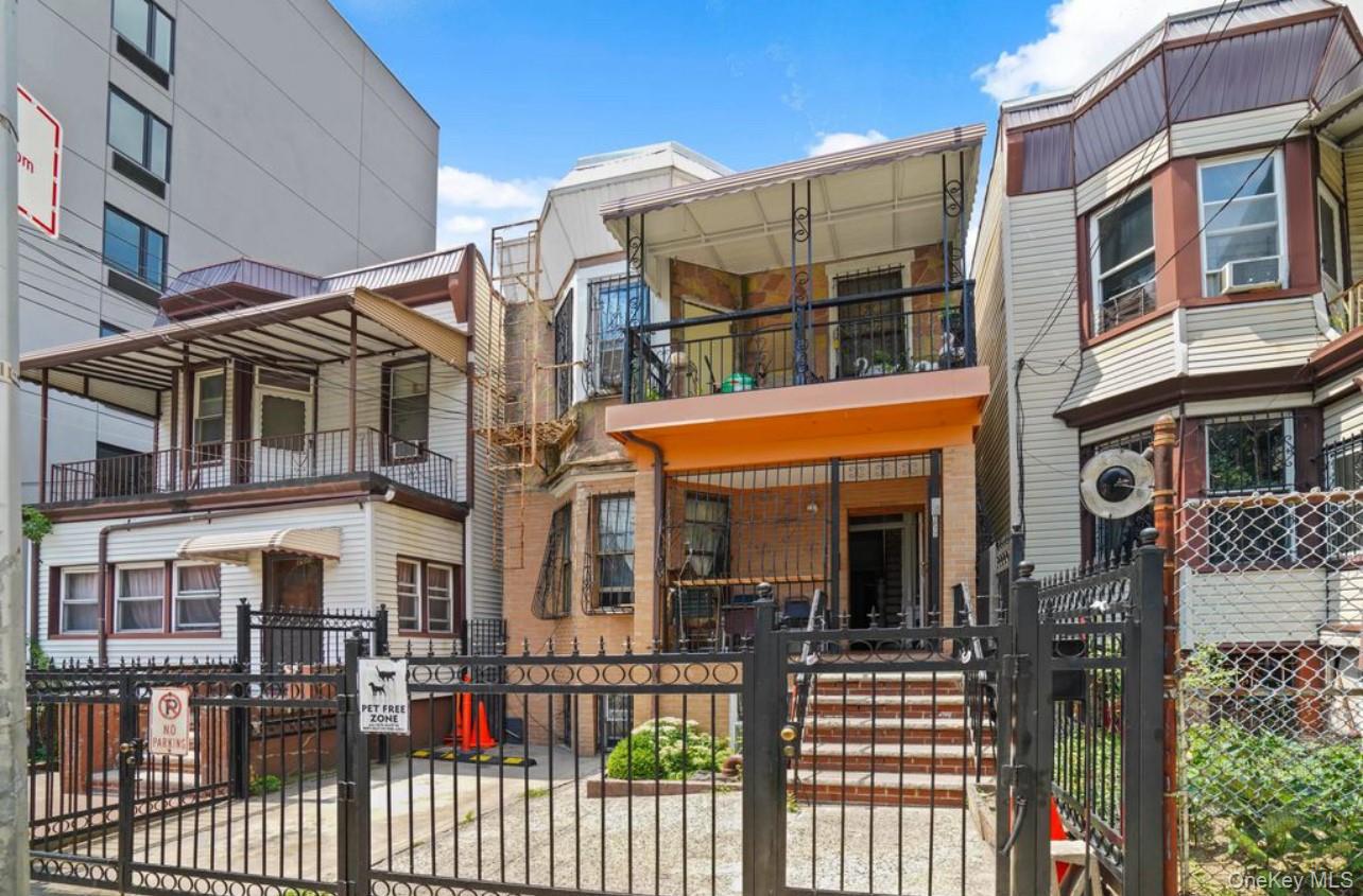 #1 photo, 2077 Honeywell Avenue, ब्रोंक्स Bronx , NY 10460