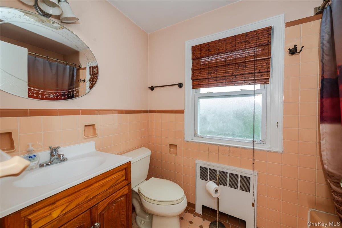 #19 photo, 164 Blackheath Road, Lido Beach , NY 11561