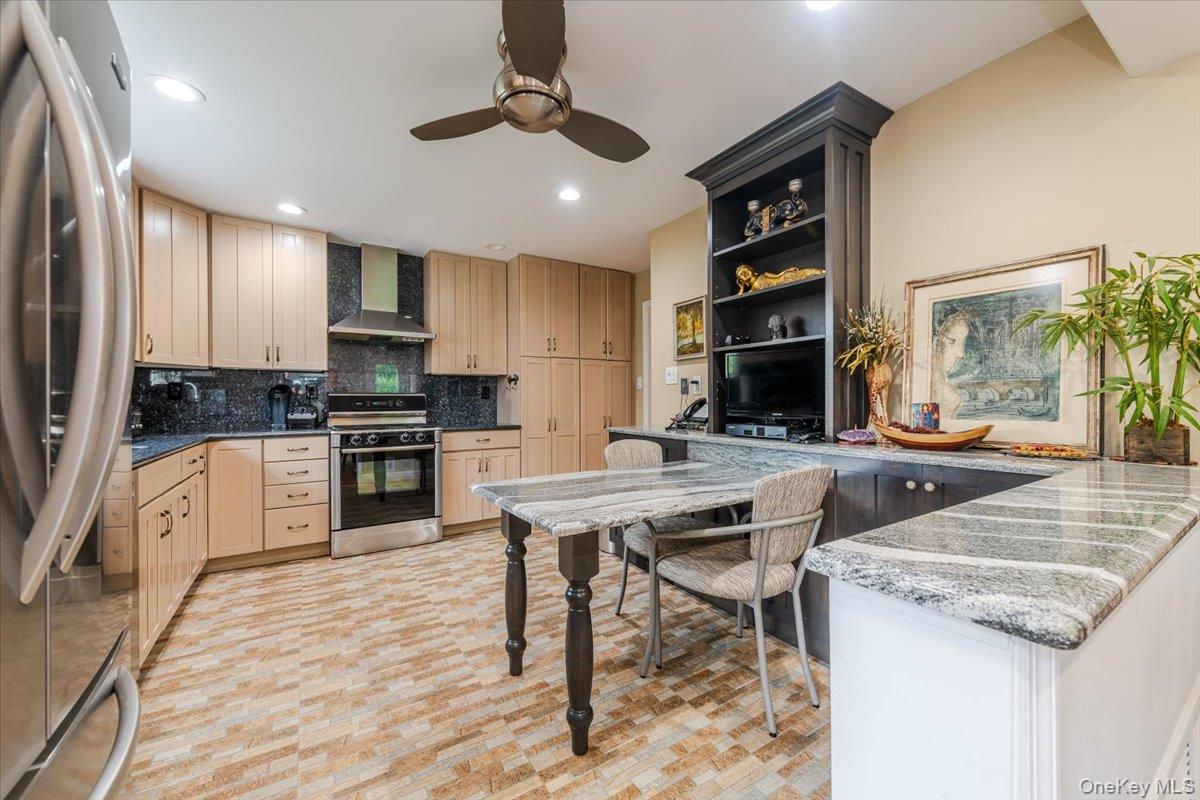 #7 photo, 164 Blackheath Road, Lido Beach , NY 11561