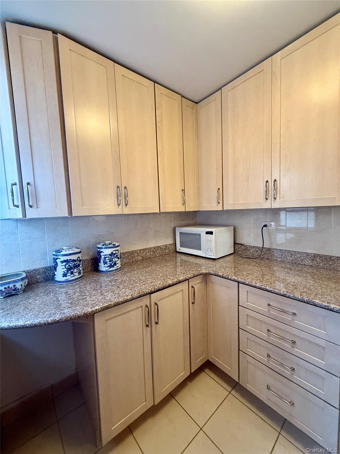 #11 photo, 61-20 Grand Central Parkway, クイーンズ区 Forest Hills , NY 11375