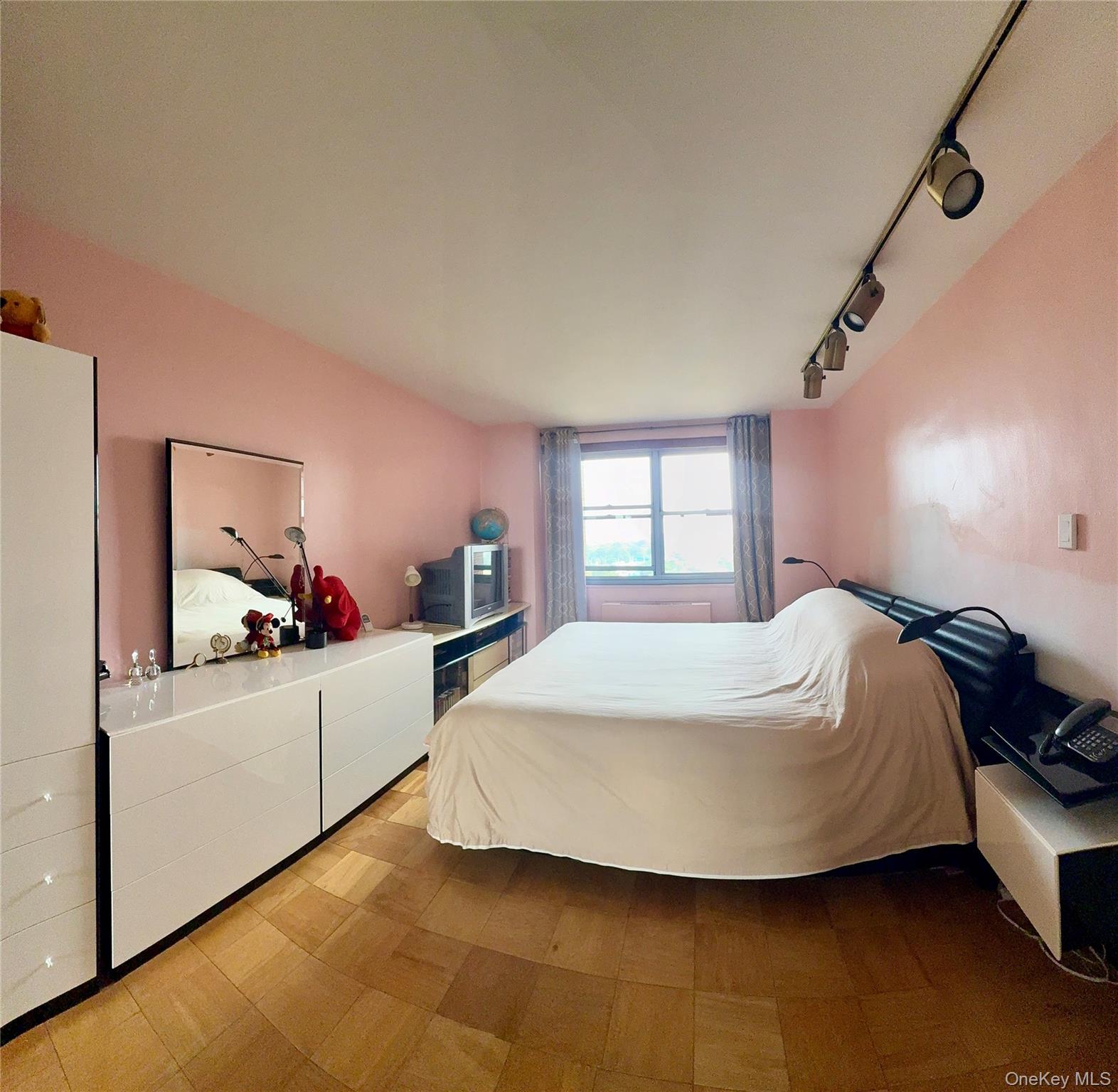 #14 photo, 61-20 Grand Central Parkway, クイーンズ区 Forest Hills , NY 11375