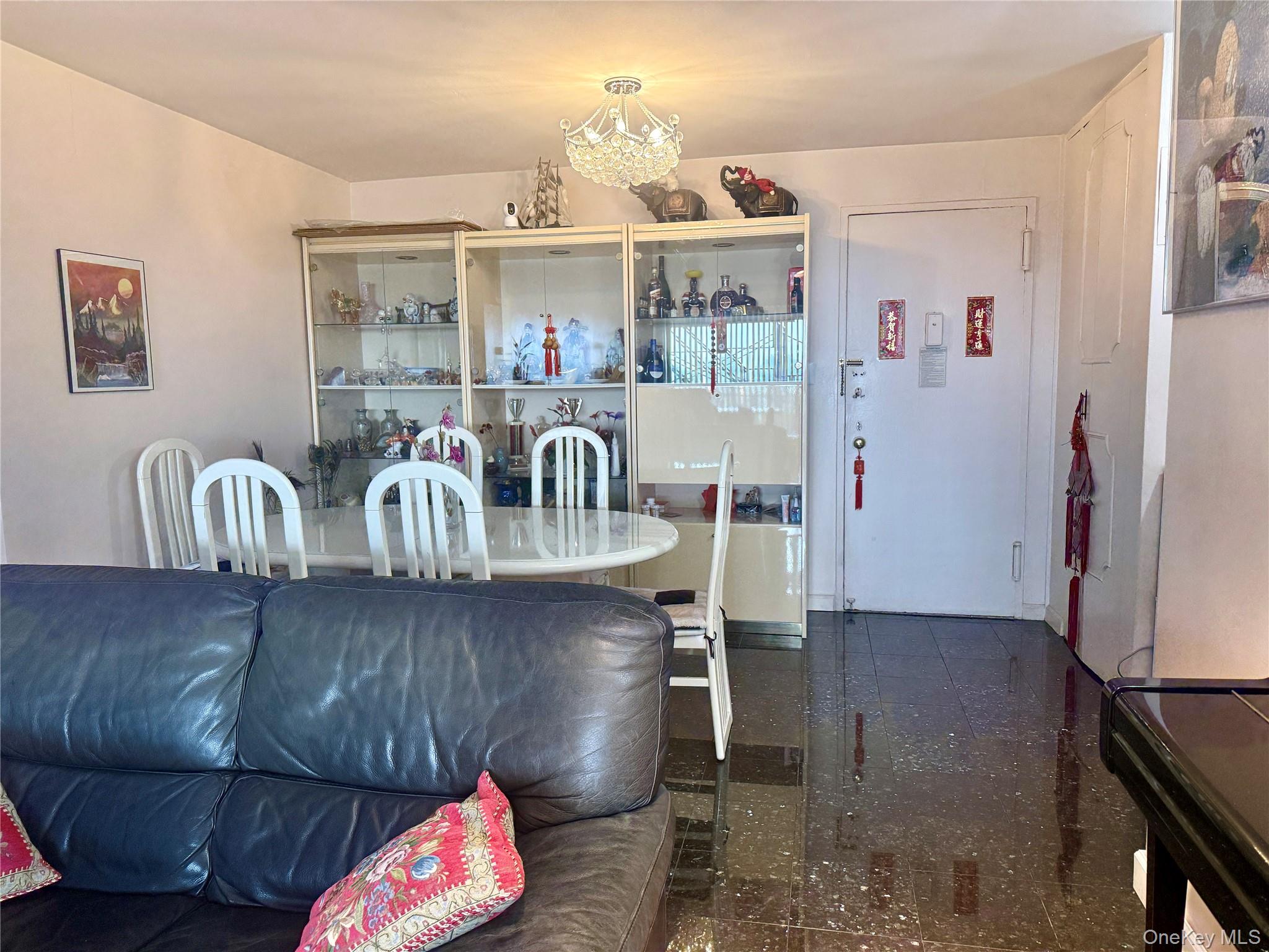 #5 photo, 61-20 Grand Central Parkway, クイーンズ区 Forest Hills , NY 11375