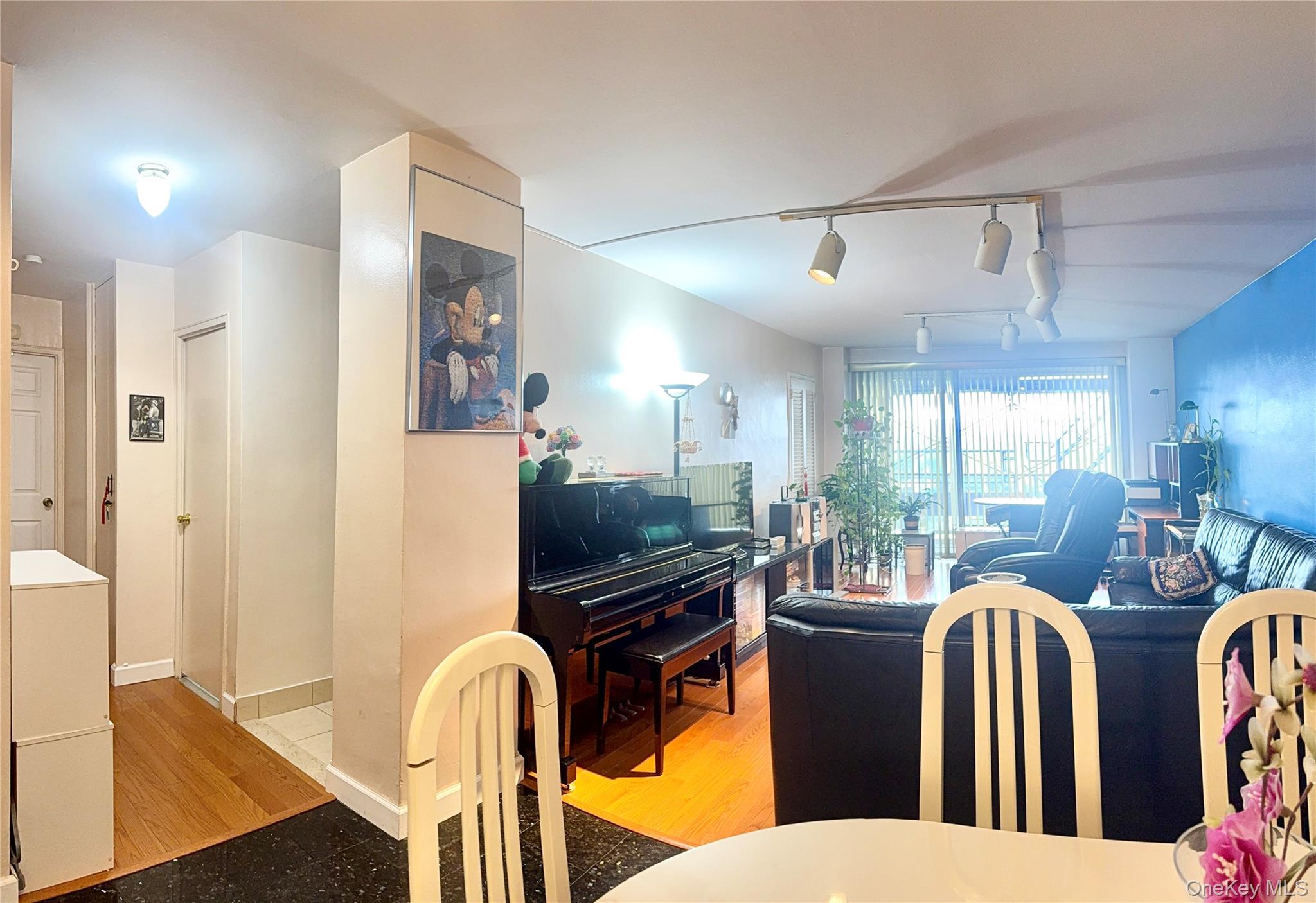 #8 photo, 61-20 Grand Central Parkway, クイーンズ区 Forest Hills , NY 11375