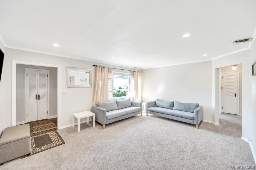 #14 photo, 885 Downing Road, Valley Stream , NY 11580