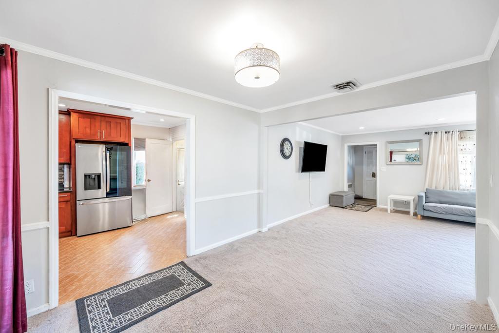 #19 photo, 885 Downing Road, Valley Stream , NY 11580