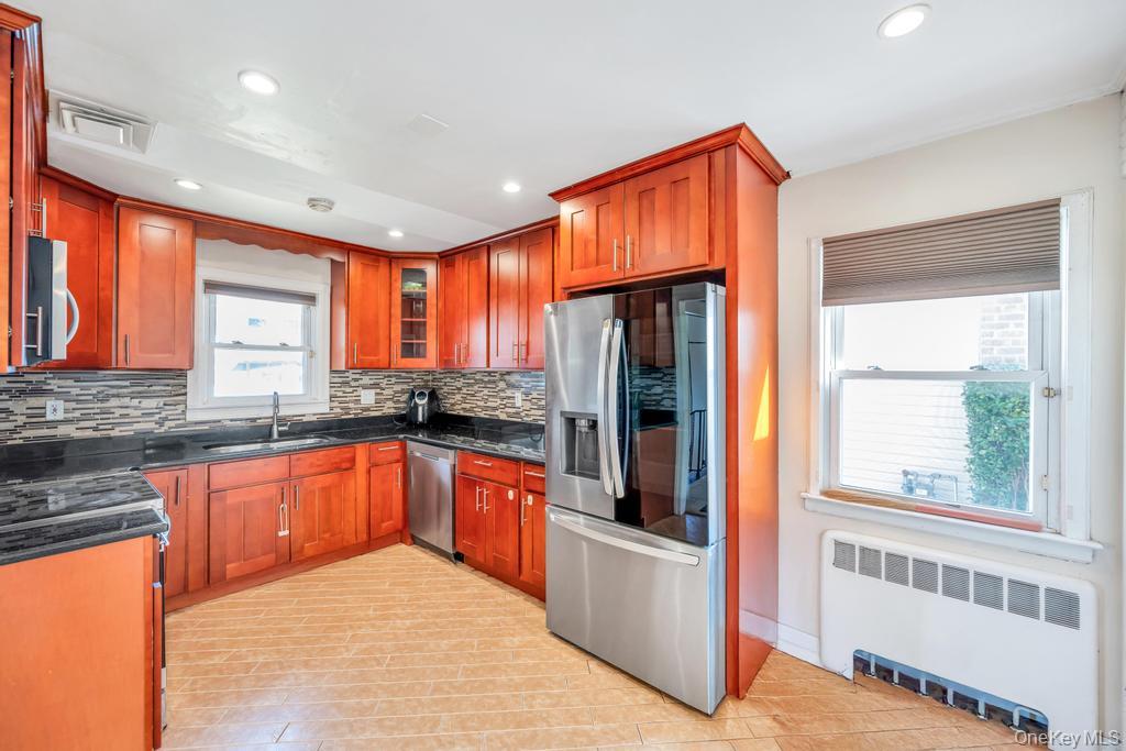 #20 photo, 885 Downing Road, Valley Stream , NY 11580