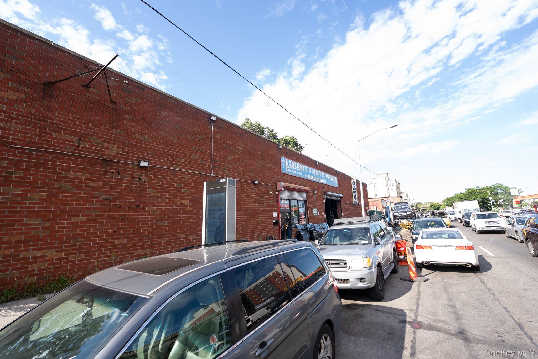 #4 photo, 150-19 / 150-17 / 150-05 Liberty Avenue, クイーンズ区 Jamaica , NY 11433