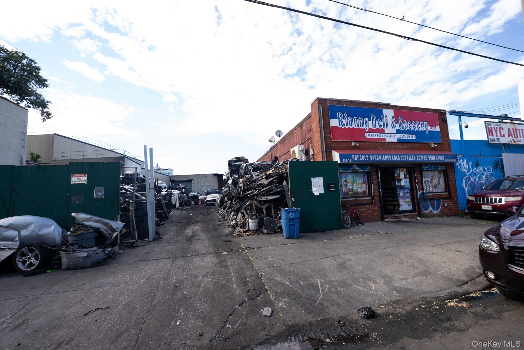 #5 photo, 150-19 / 150-17 / 150-05 Liberty Avenue, クイーンズ区 Jamaica , NY 11433