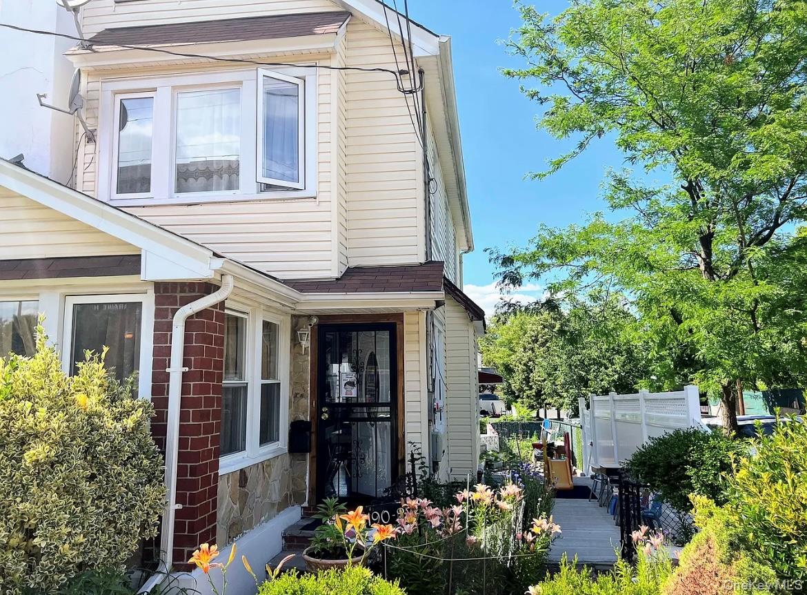 #2 photo, 19027 109th Road, クイーンズ区 Saint Albans , NY 11412