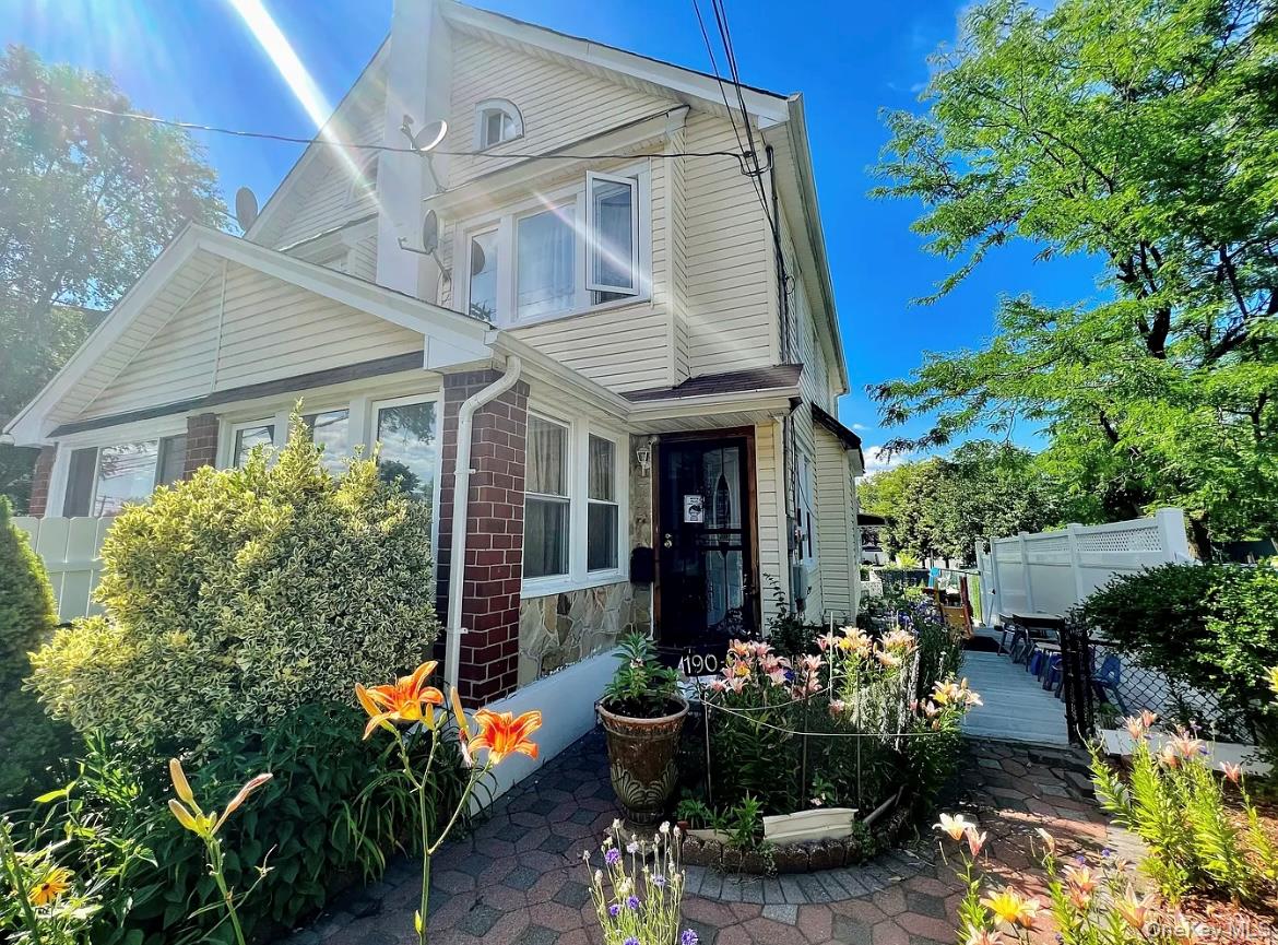 #3 photo, 19027 109th Road, クイーンズ区 Saint Albans , NY 11412