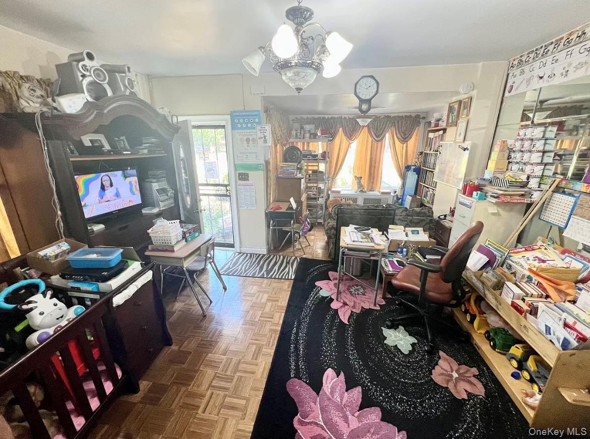 #4 photo, 19027 109th Road, クイーンズ区 Saint Albans , NY 11412