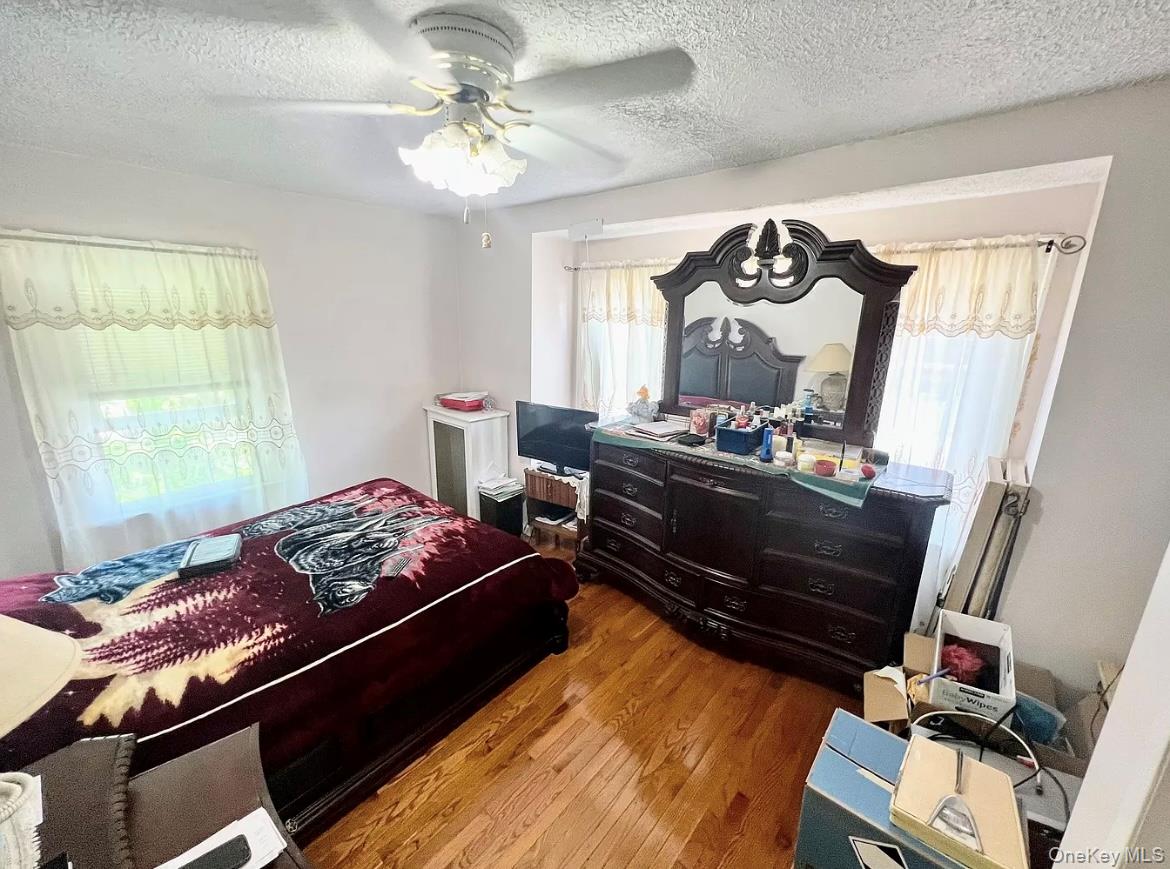 #9 photo, 19027 109th Road, クイーンズ区 Saint Albans , NY 11412