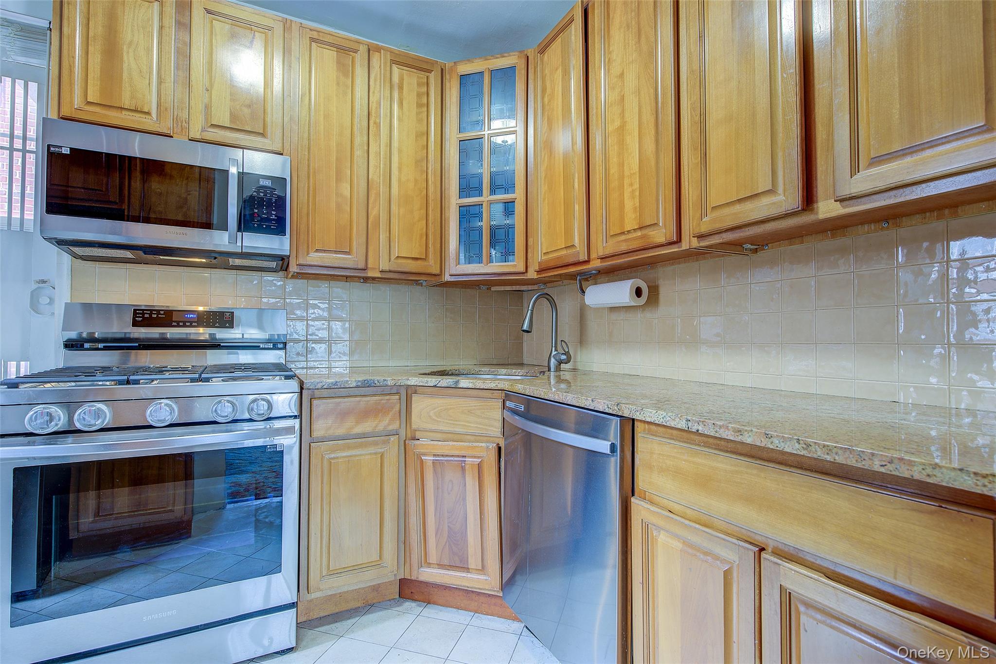 #13 photo, 77-14 113th Street, クイーンズ区 Forest Hills , NY 11375