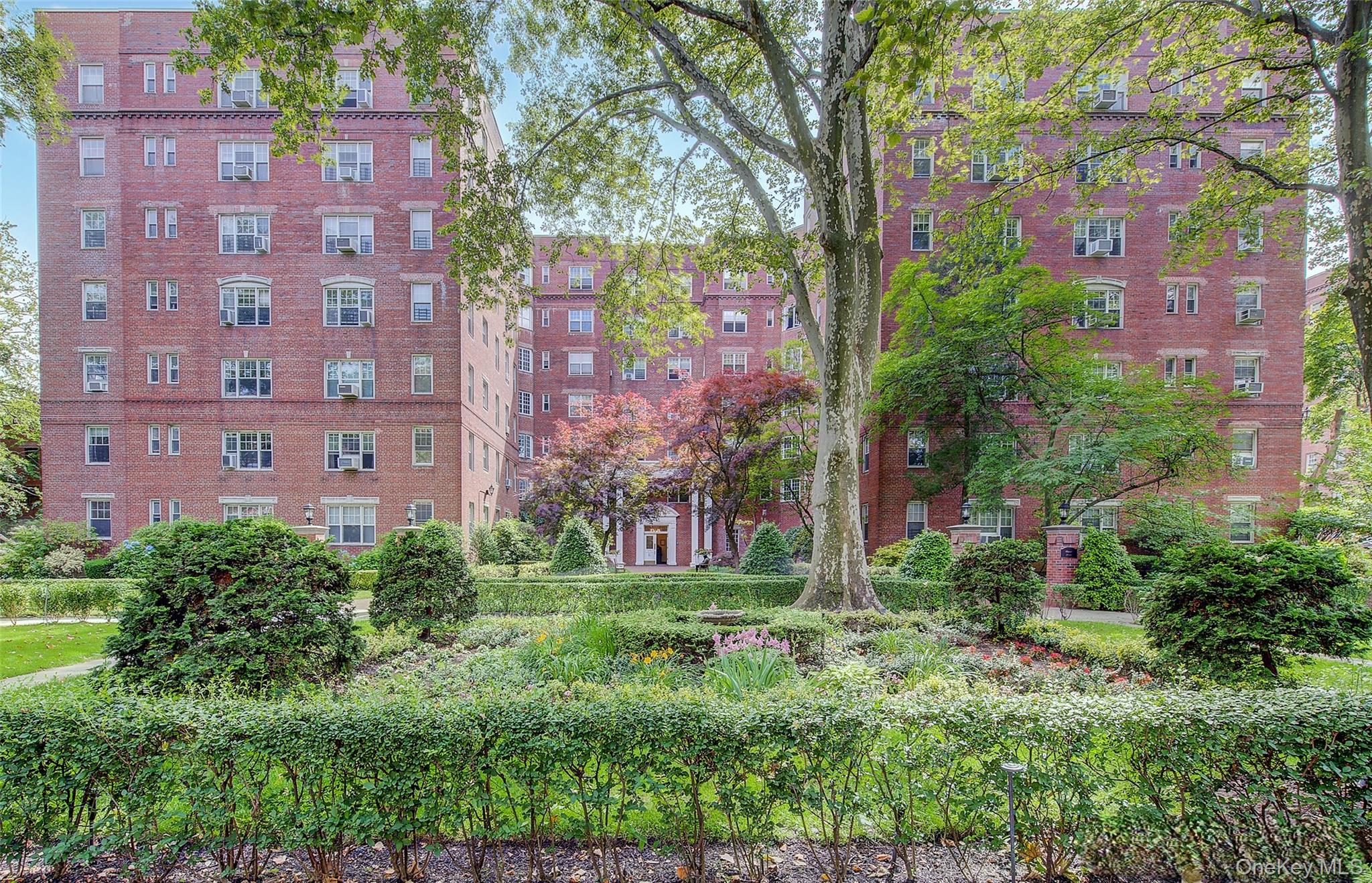 #2 photo, 77-14 113th Street, クイーンズ区 Forest Hills , NY 11375