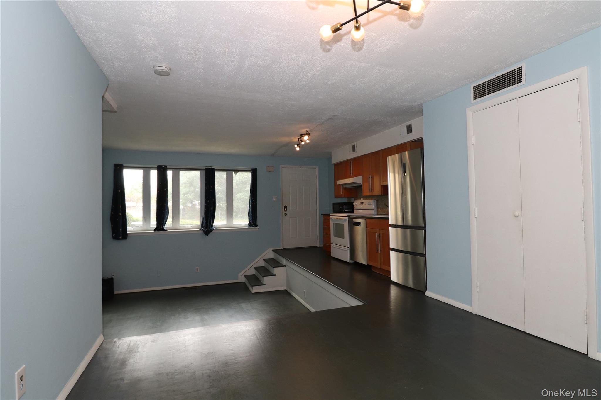 #8 photo, 200 Hilton Avenue, Hempstead , NY 11550