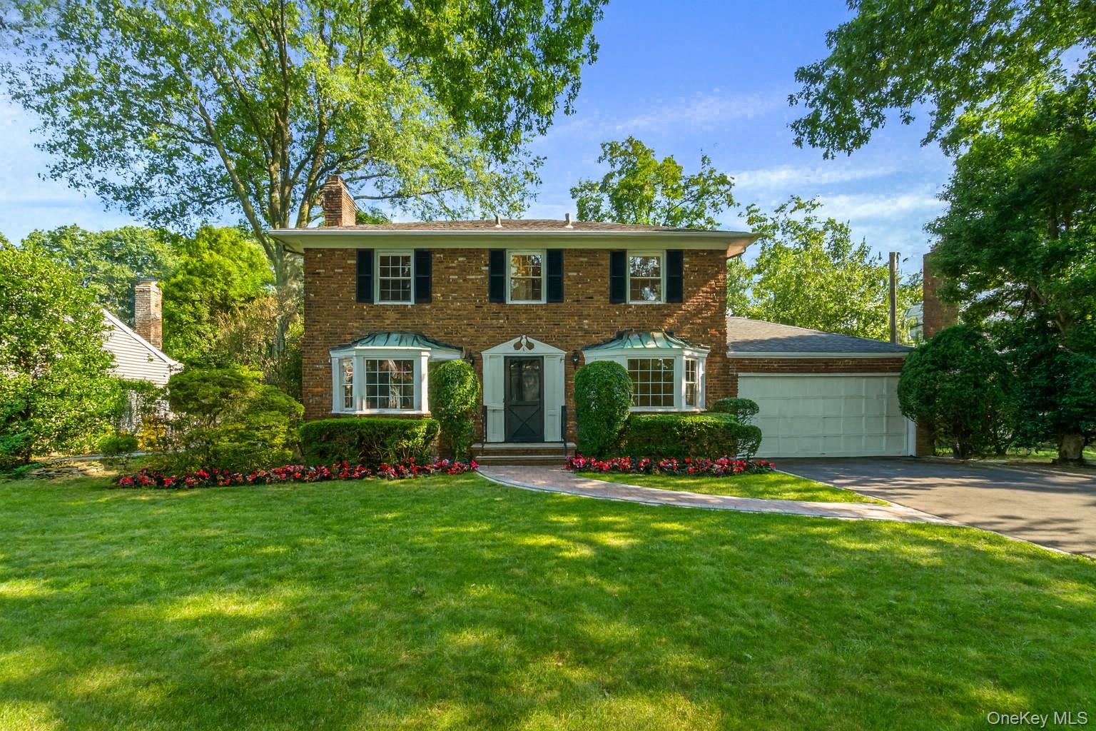 #1 photo, 6 Roderick Lane, गार्डन सिटी Garden City , NY 11530