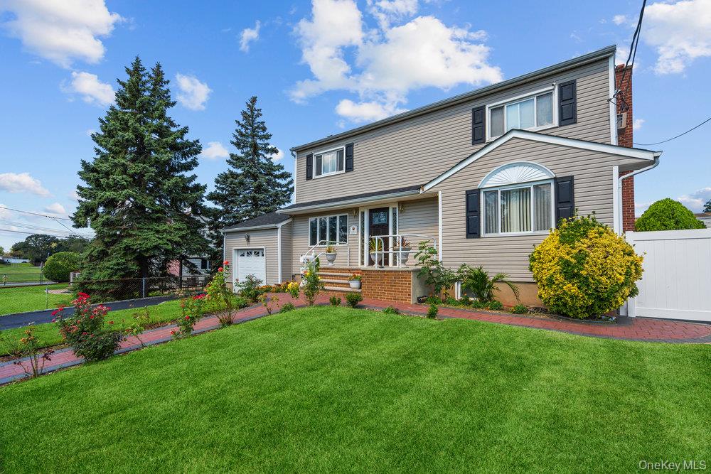 #7 photo, 1212 Herzel Boulevard, West Babylon , NY 11704