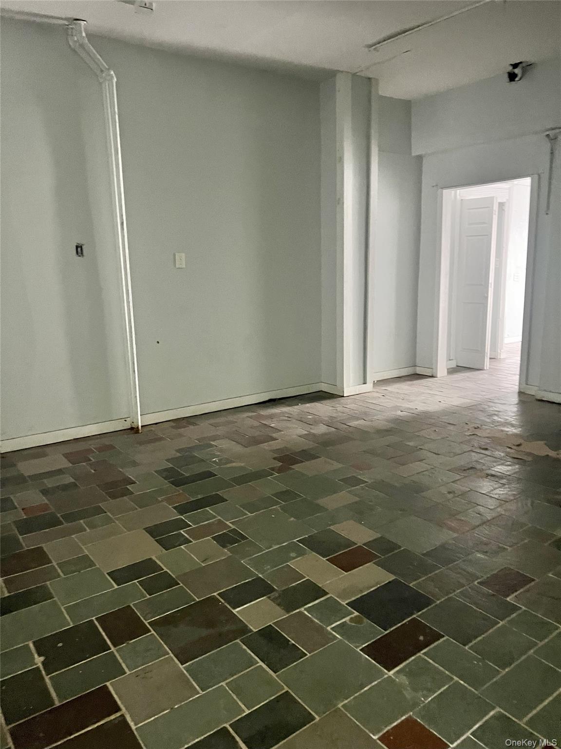 #8 photo, 35 Tuckahoe Road, Yonkers , NY 10710