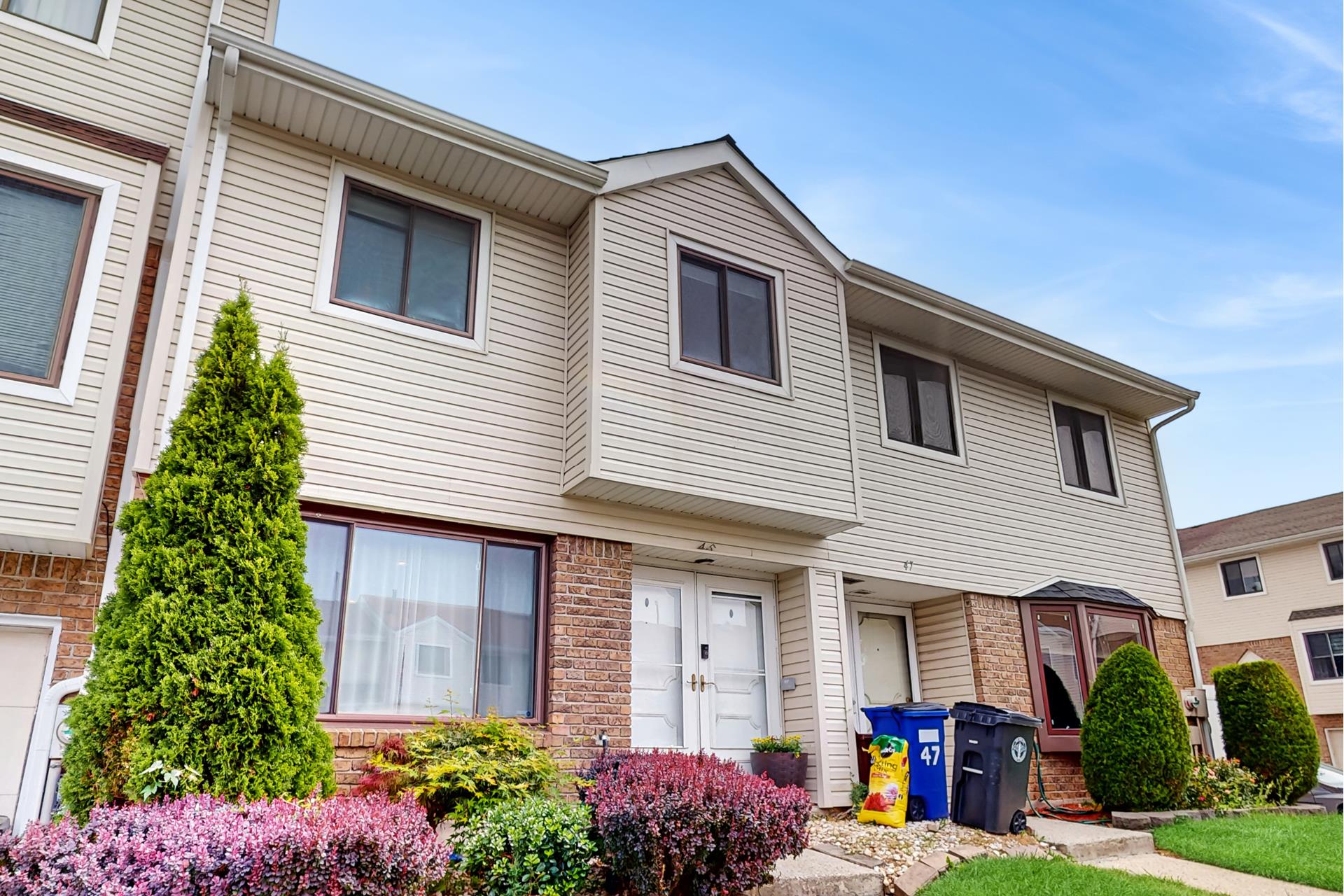 #1 photo, 45 REDWOOD Loop, New York City , NY 10309