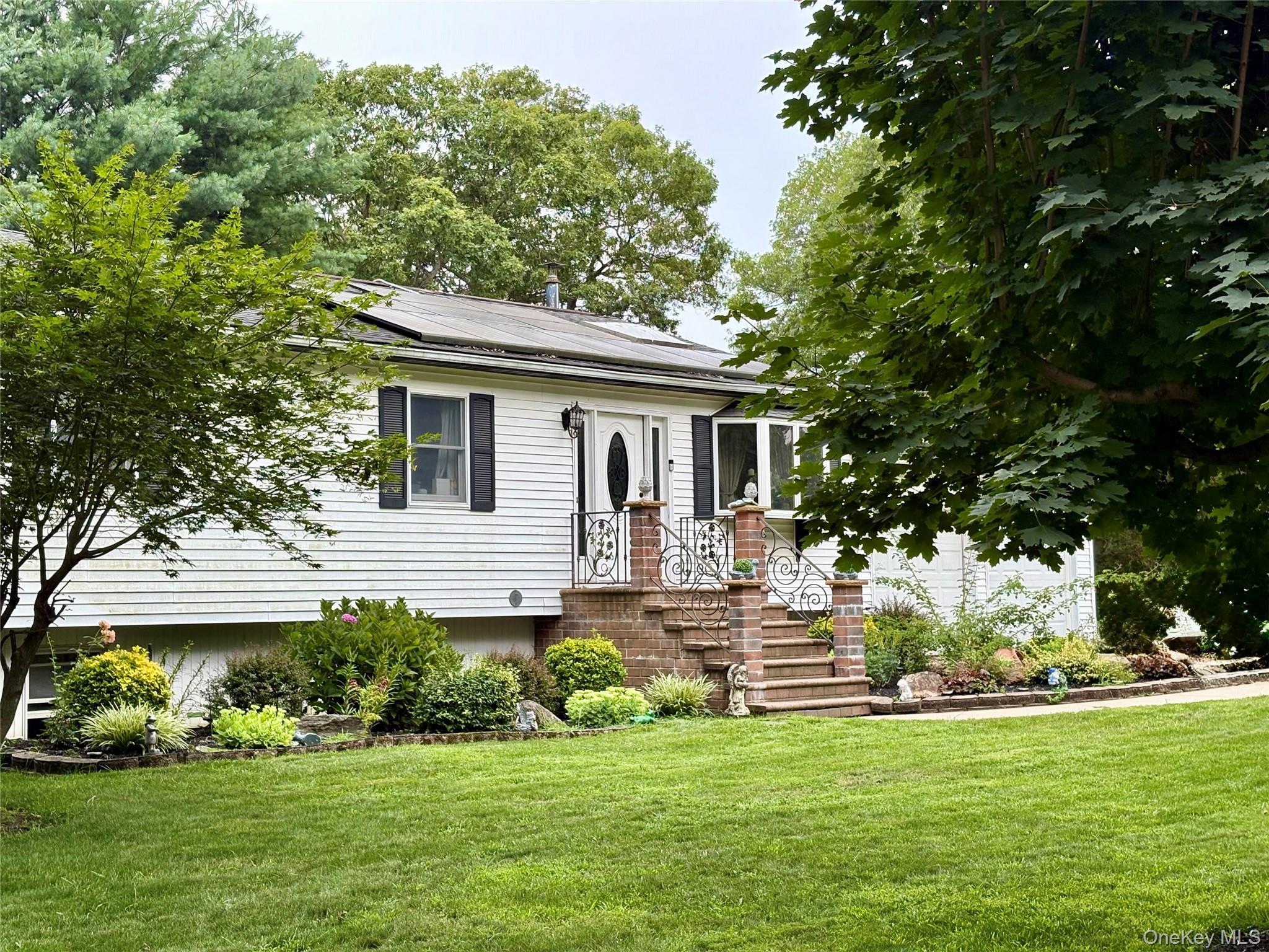 #3 photo, 10 Joanna Place, Port Jefferson Station , NY 11776