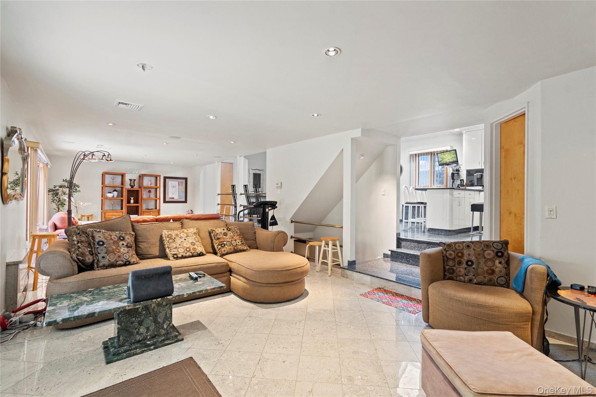 #13 photo, 33 Shelter Hill Road, ナッソー郡 Plainview , NY 11803