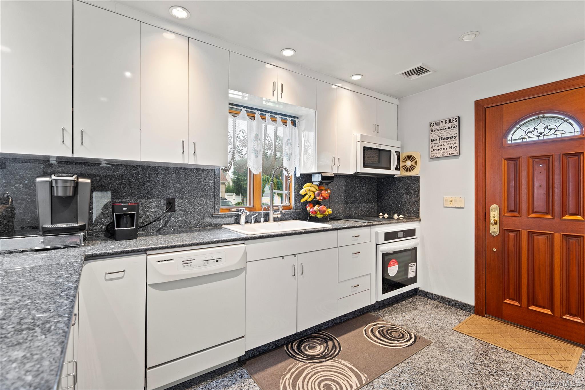 #7 photo, 33 Shelter Hill Road, ナッソー郡 Plainview , NY 11803