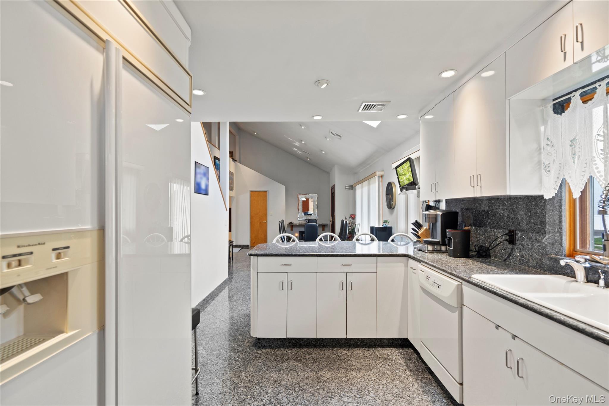 #8 photo, 33 Shelter Hill Road, ナッソー郡 Plainview , NY 11803