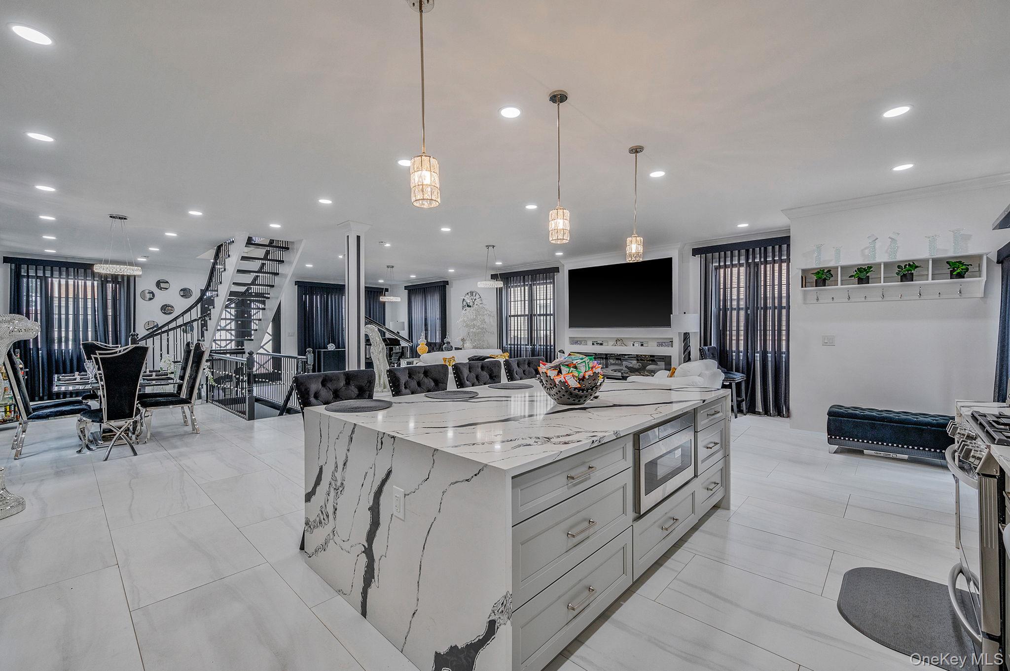 #12 photo, 183 Arthur Avenue, ナッソー郡 Floral Park , NY 11001