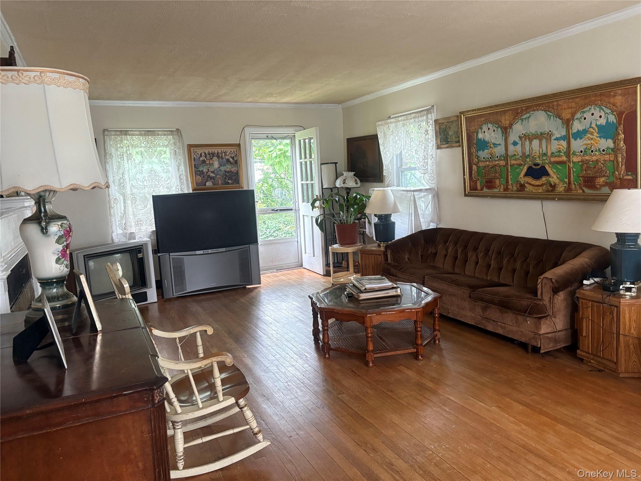 #9 photo, 35 W Raymond Avenue, Roosevelt , NY 11575