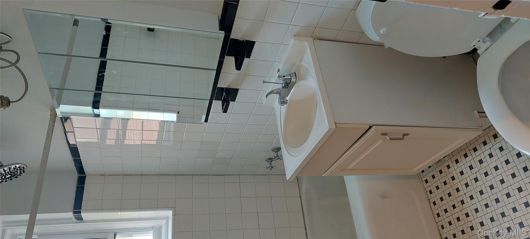 #13 photo, 14737 38 Avenue, फ्लशिंग Flushing , NY 11354