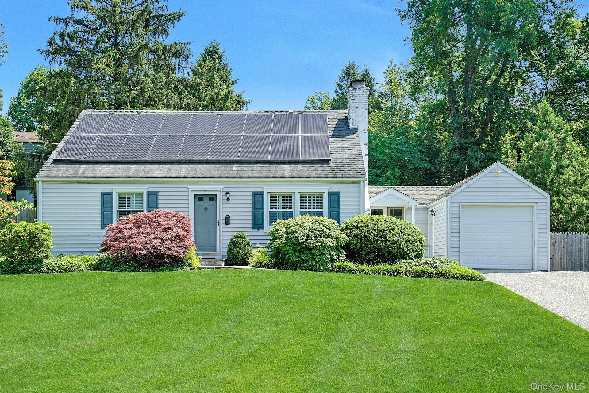 #1 photo, 37 Hollow Oak Road, Chappaqua , NY 10514