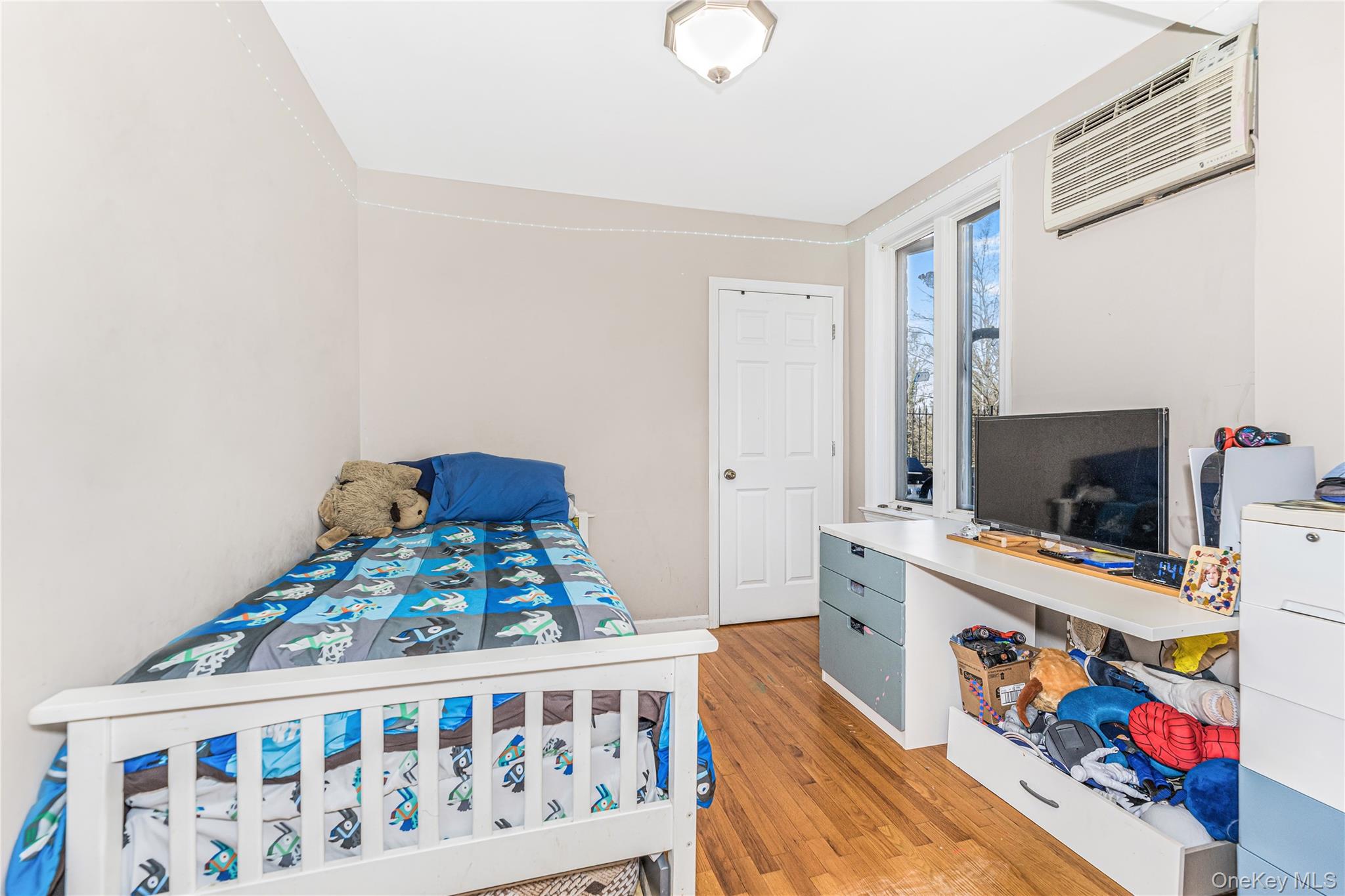 #11 photo, 4601 Henry Hudson Parkway, Bronx , NY 10471