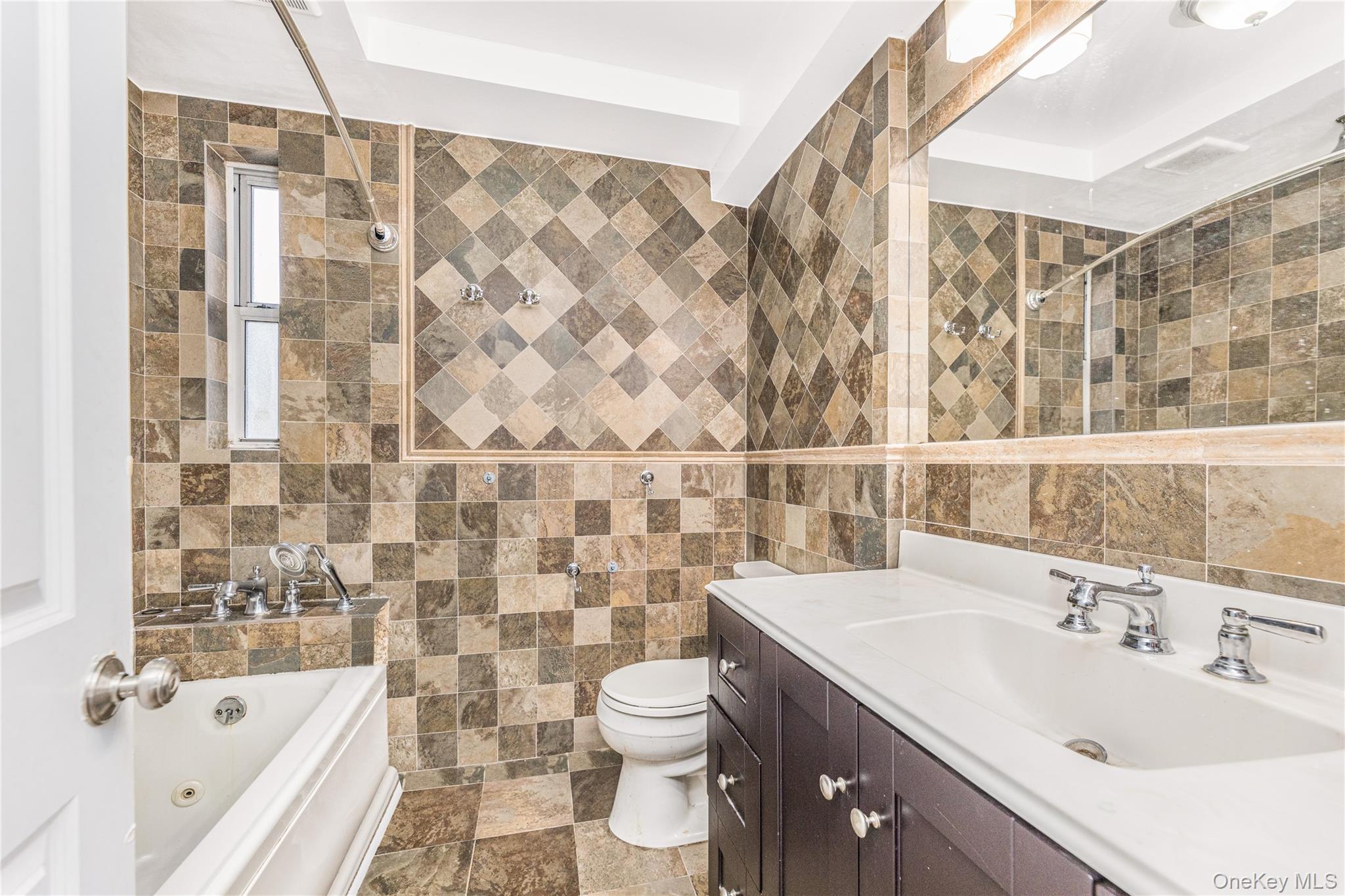 #16 photo, 4601 Henry Hudson Parkway, Bronx , NY 10471