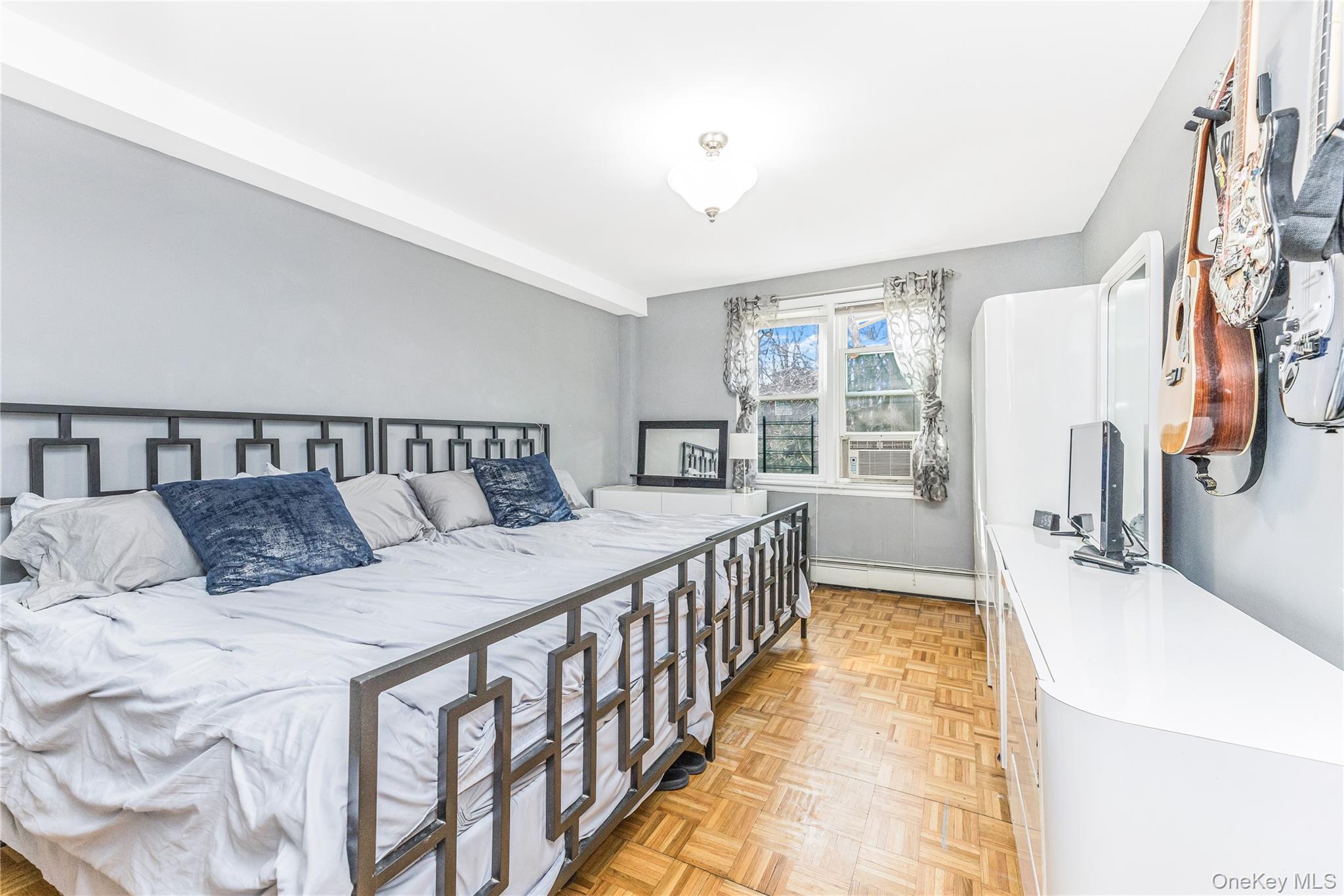 #9 photo, 4601 Henry Hudson Parkway, Bronx , NY 10471