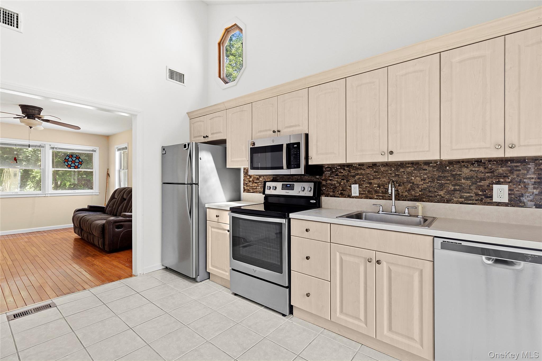 #4 photo, 8 Dogwood Road, サフォーク郡 Rocky Point , NY 11778