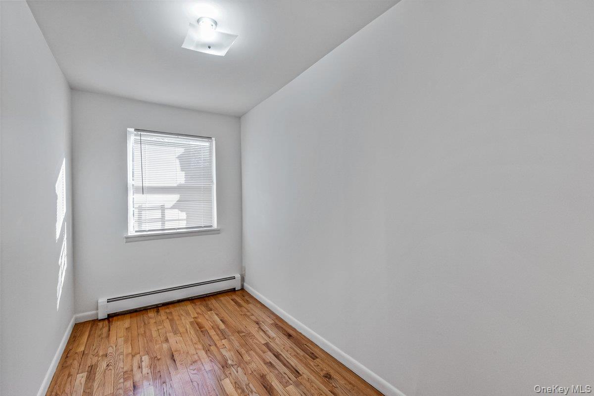 #11 photo, 70-50 153rd Street, クイーンズ区 Flushing , NY 11367