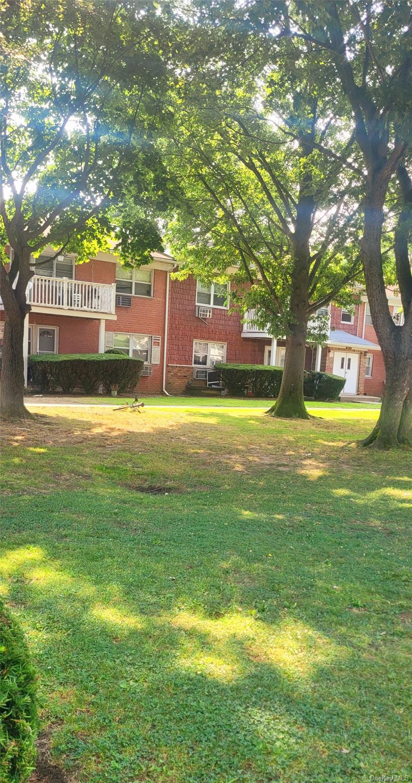 #1 photo, 1-15 Hemlock Drive, 东长岛 海湾 Bay Shore , NY 11706