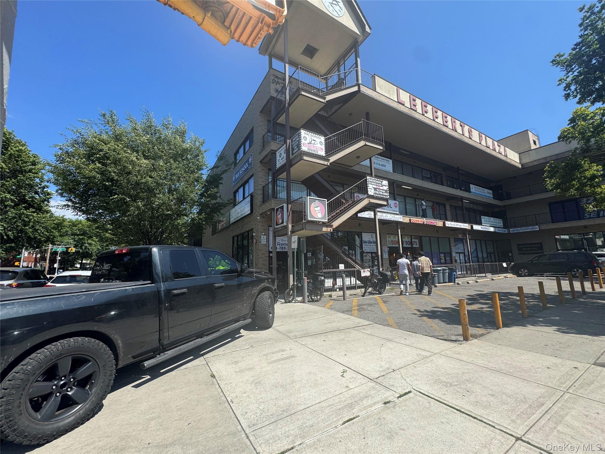 #2 photo, 119-04 Hillside Avenue, クイーンズ区 Richmond Hill , NY 11418