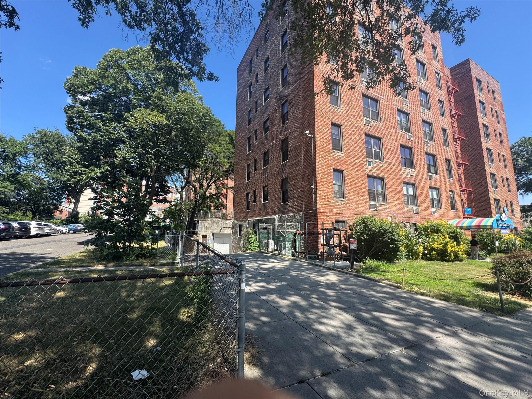 #1 photo, 140-15 Holly Avenue, クイーンズ区 Flushing , NY 11355