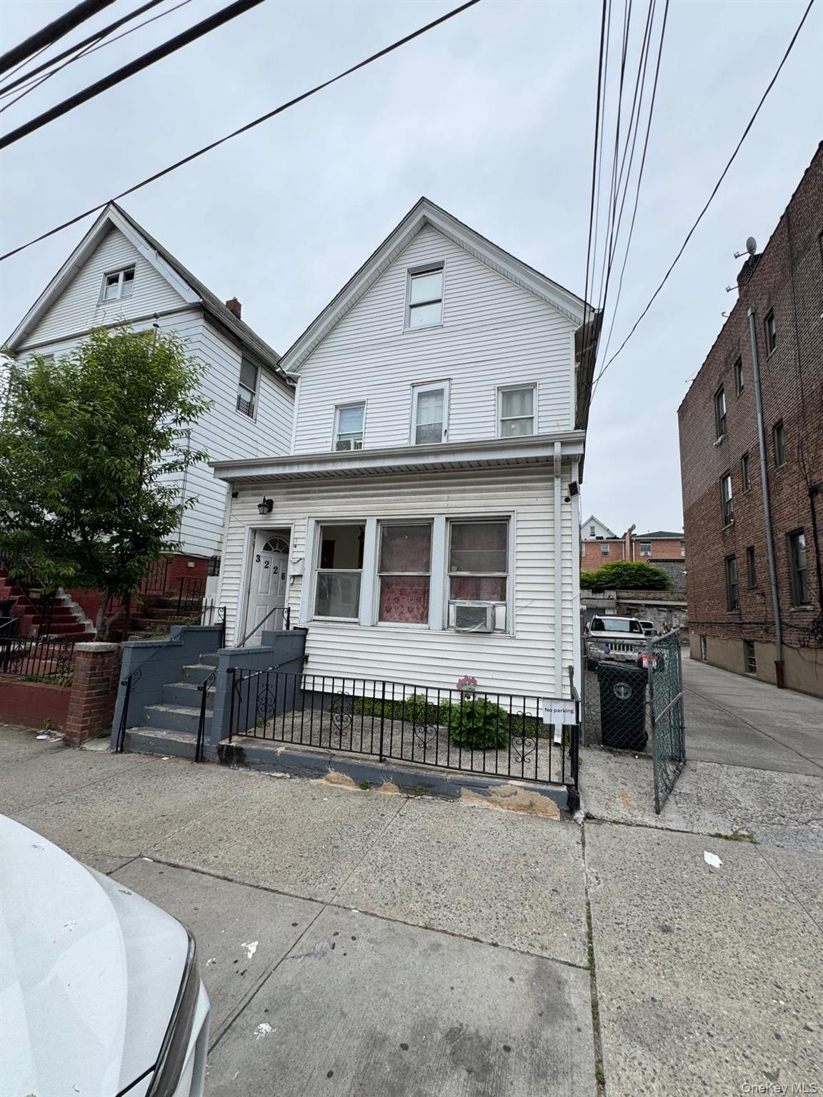 #2 photo, 32-26 103rd Street, 皇后区 艾姆赫斯特 East Elmhurst , NY 11369