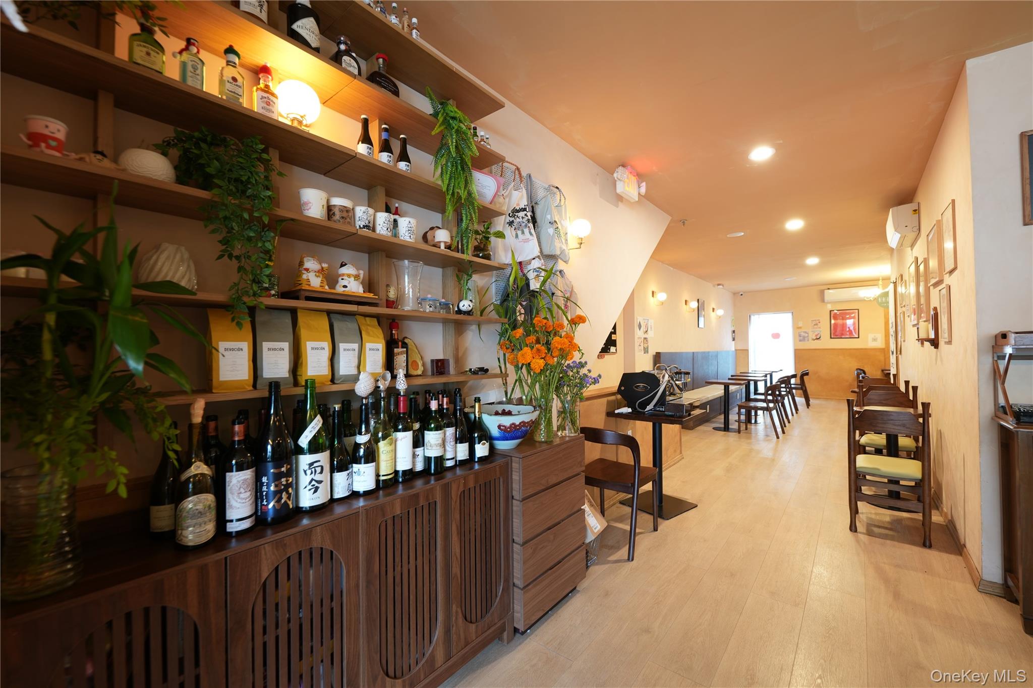 #7 photo, 2308 44th Drive, クイーンズ区 Long Island City , NY 11101