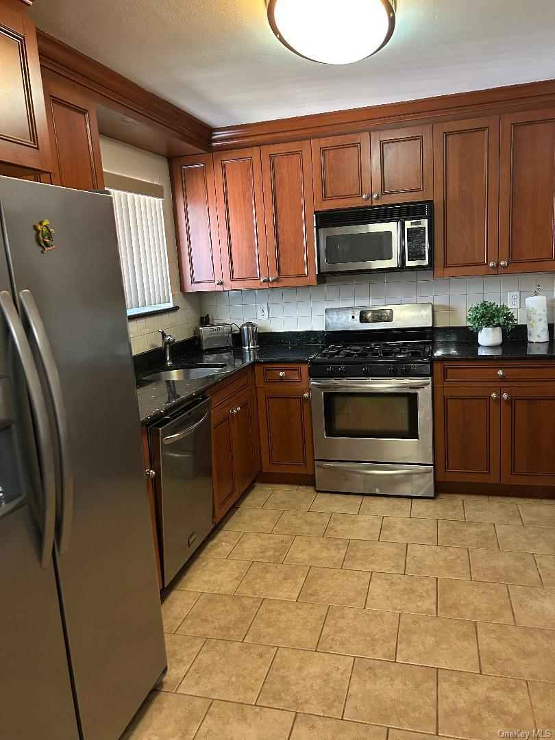 #7 photo, 228 Feller Drive, Central Islip , NY 11722