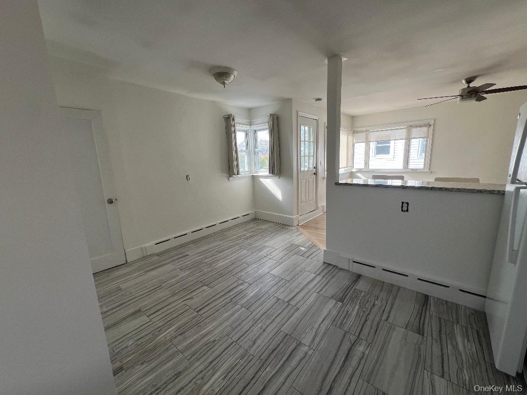 #2 photo, 411 W Park Avenue, ナッソー郡 Long Beach , NY 11561