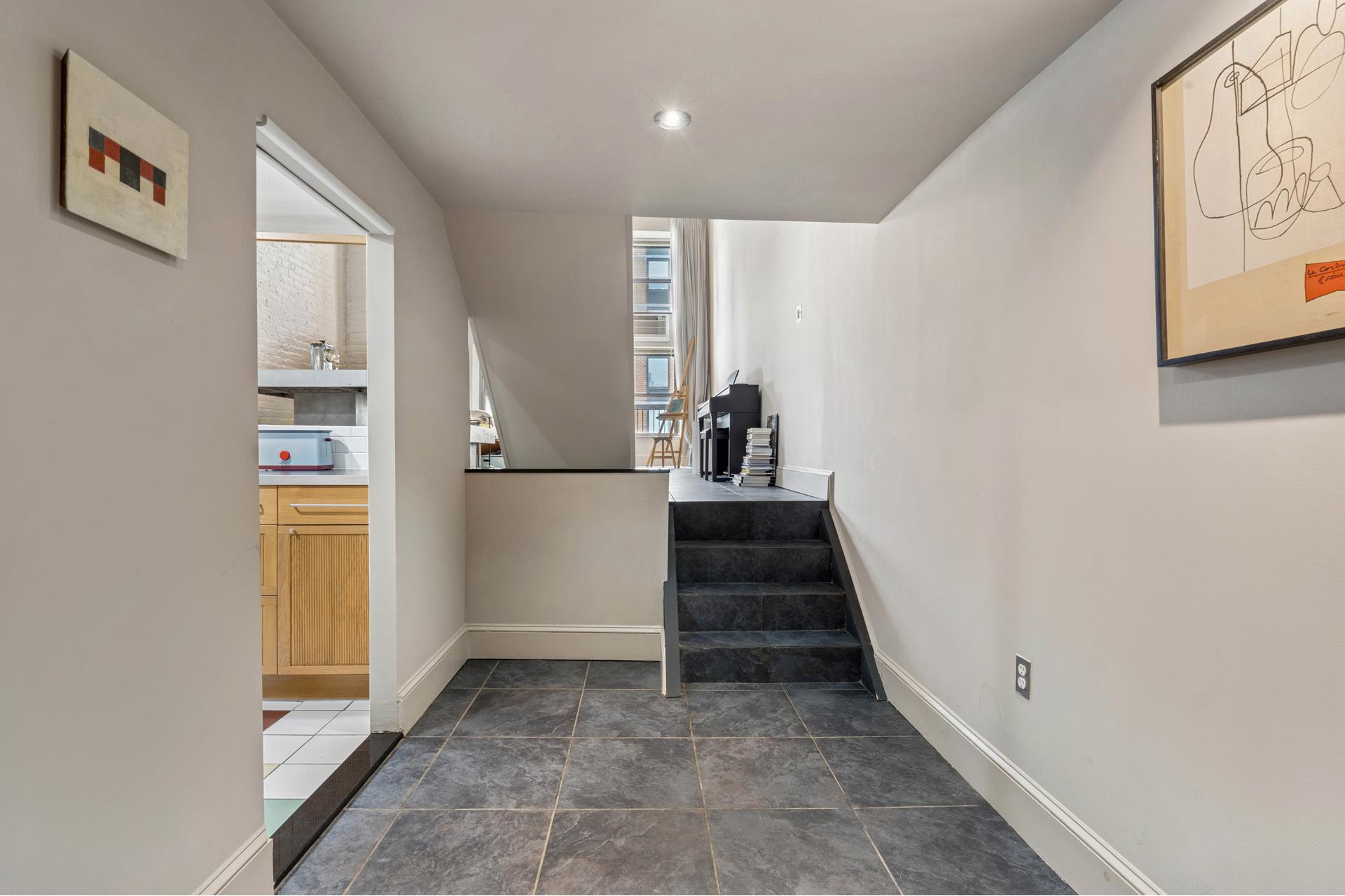 #6 photo, 455 W 43RD Street, マンハッタン Hells Kitchen , NY 10036