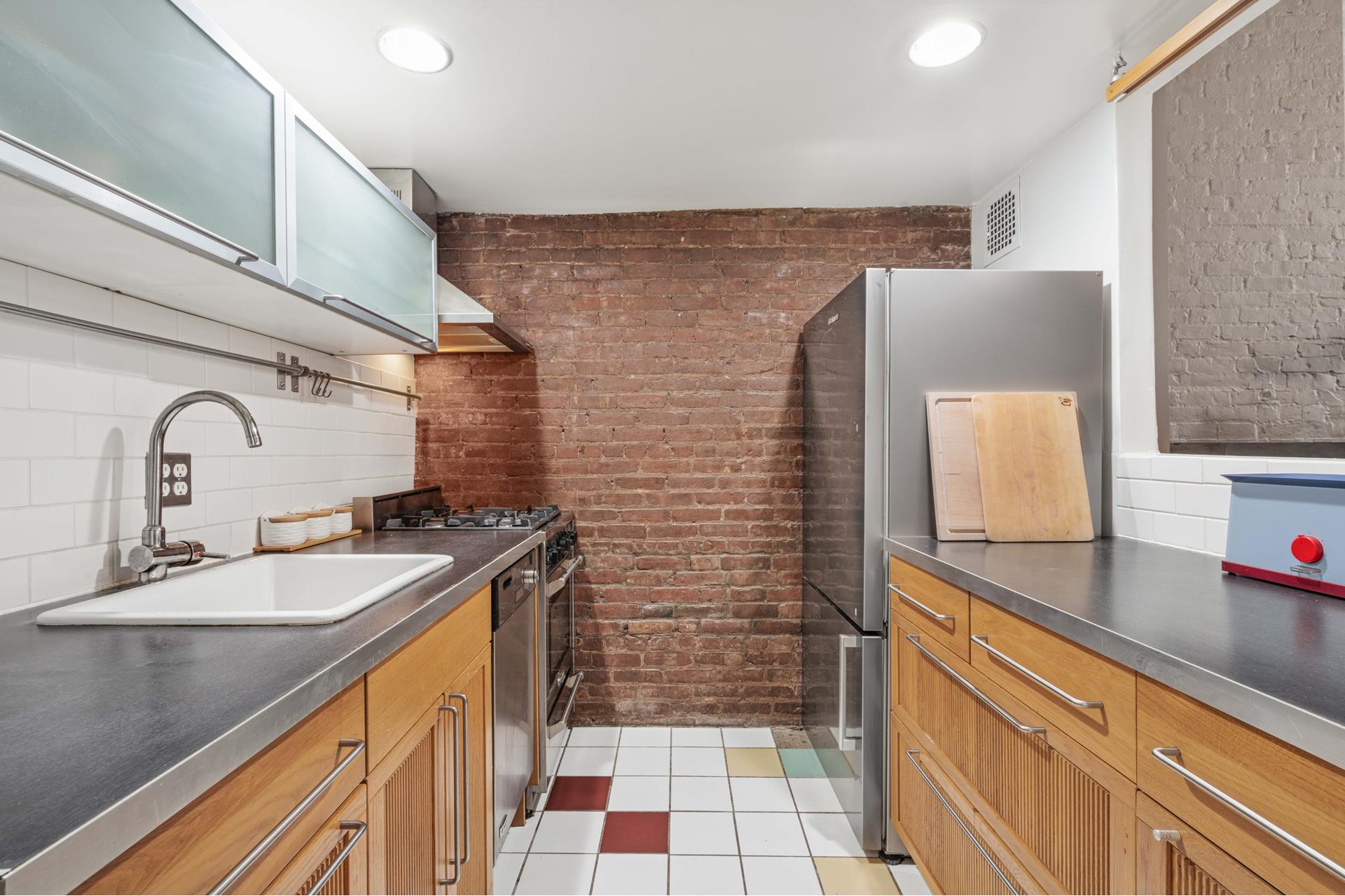 #7 photo, 455 W 43RD Street, マンハッタン Hells Kitchen , NY 10036