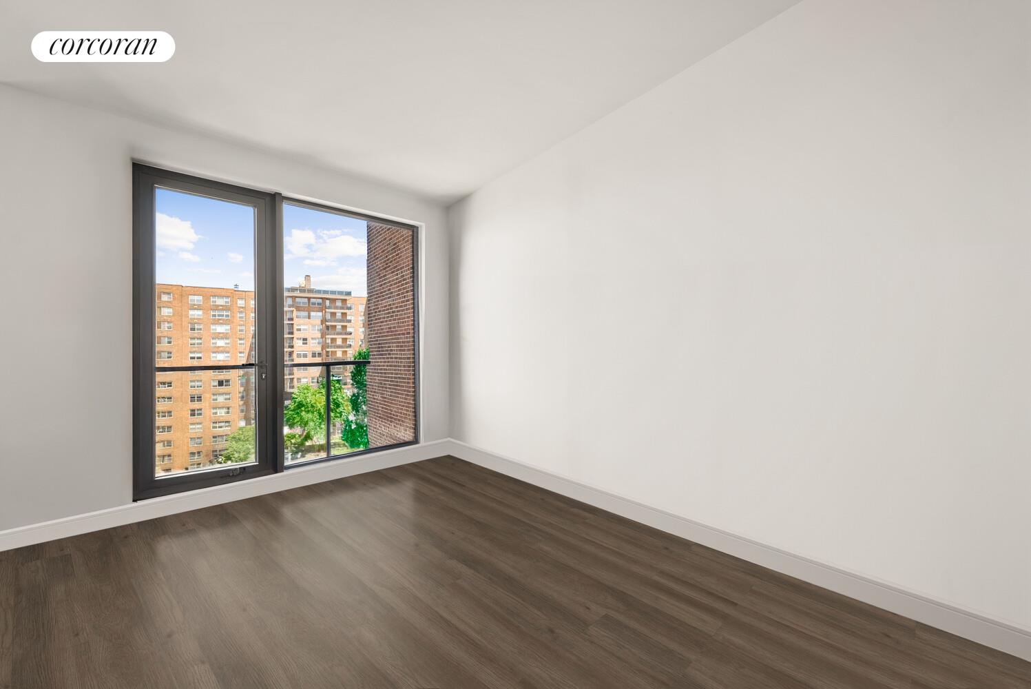 #10 photo, 107-06 QUEENS Boulevard, クイーンズ区 Forest Hills , NY 11375